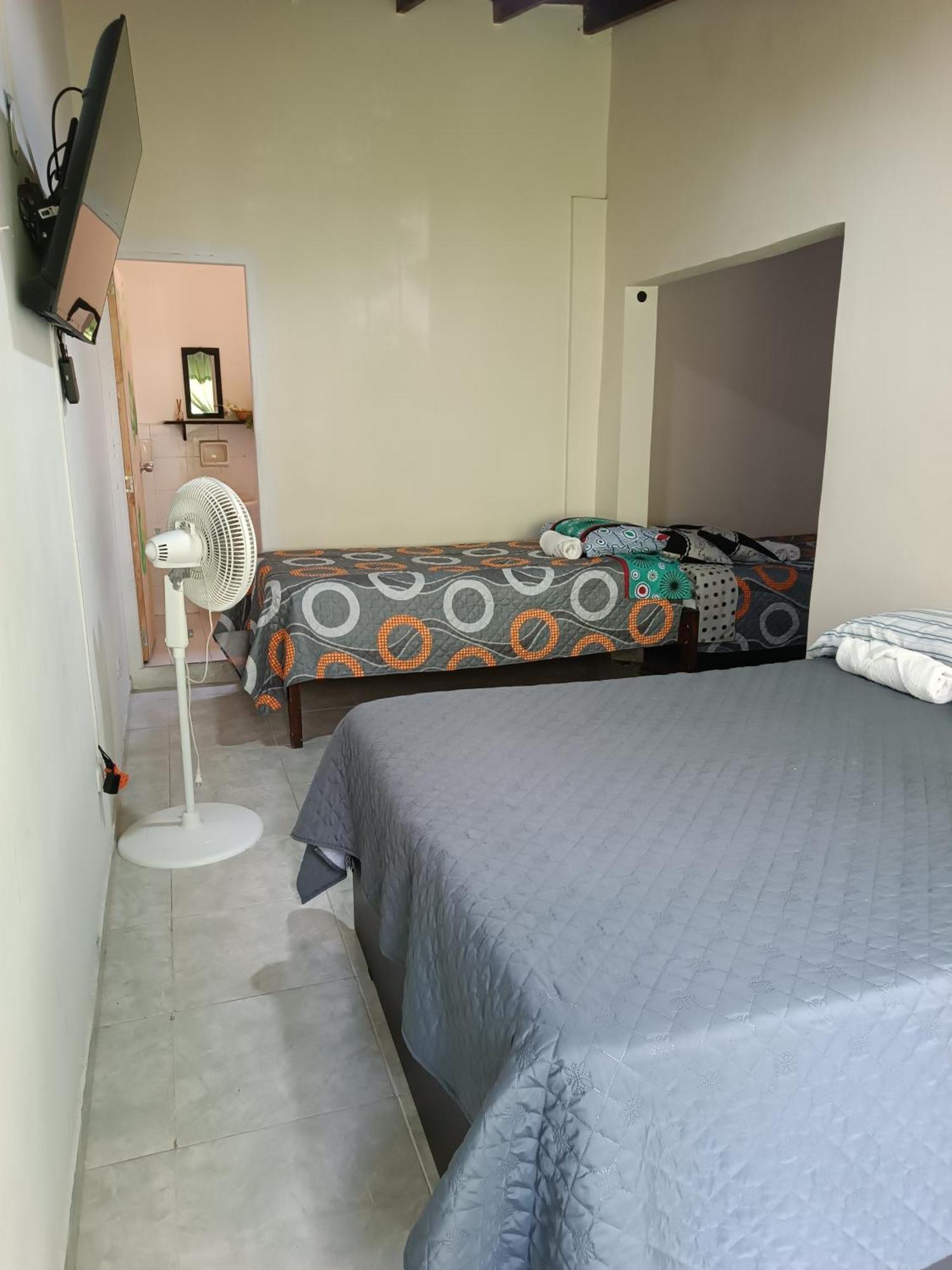 Pa Pasiar Hostal ميديلين الغرفة الصورة
